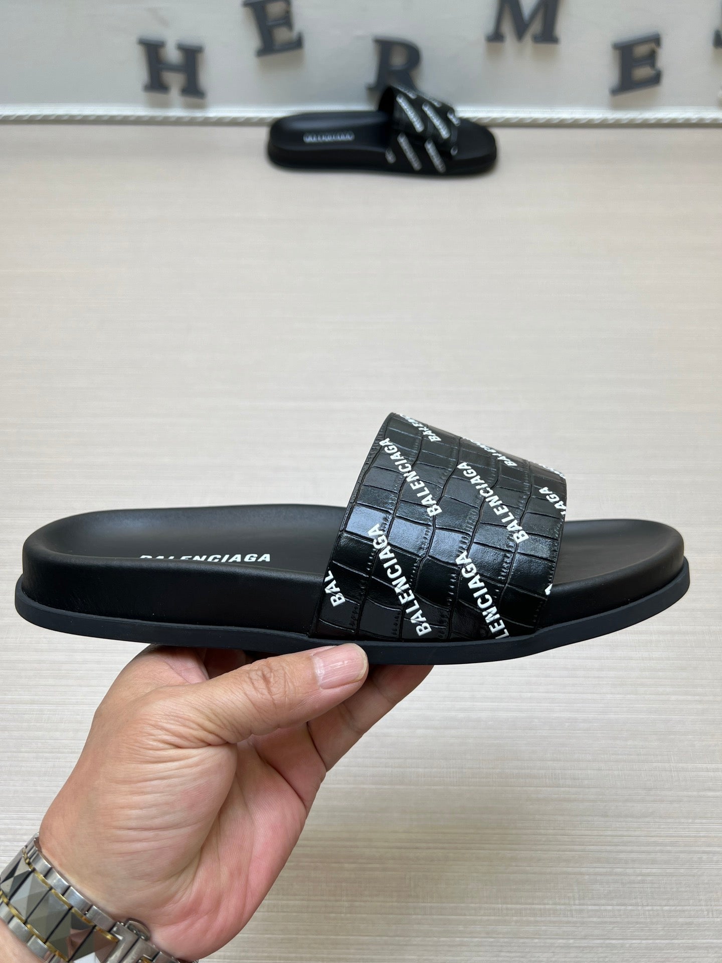 54J99Z   fashion  slippers