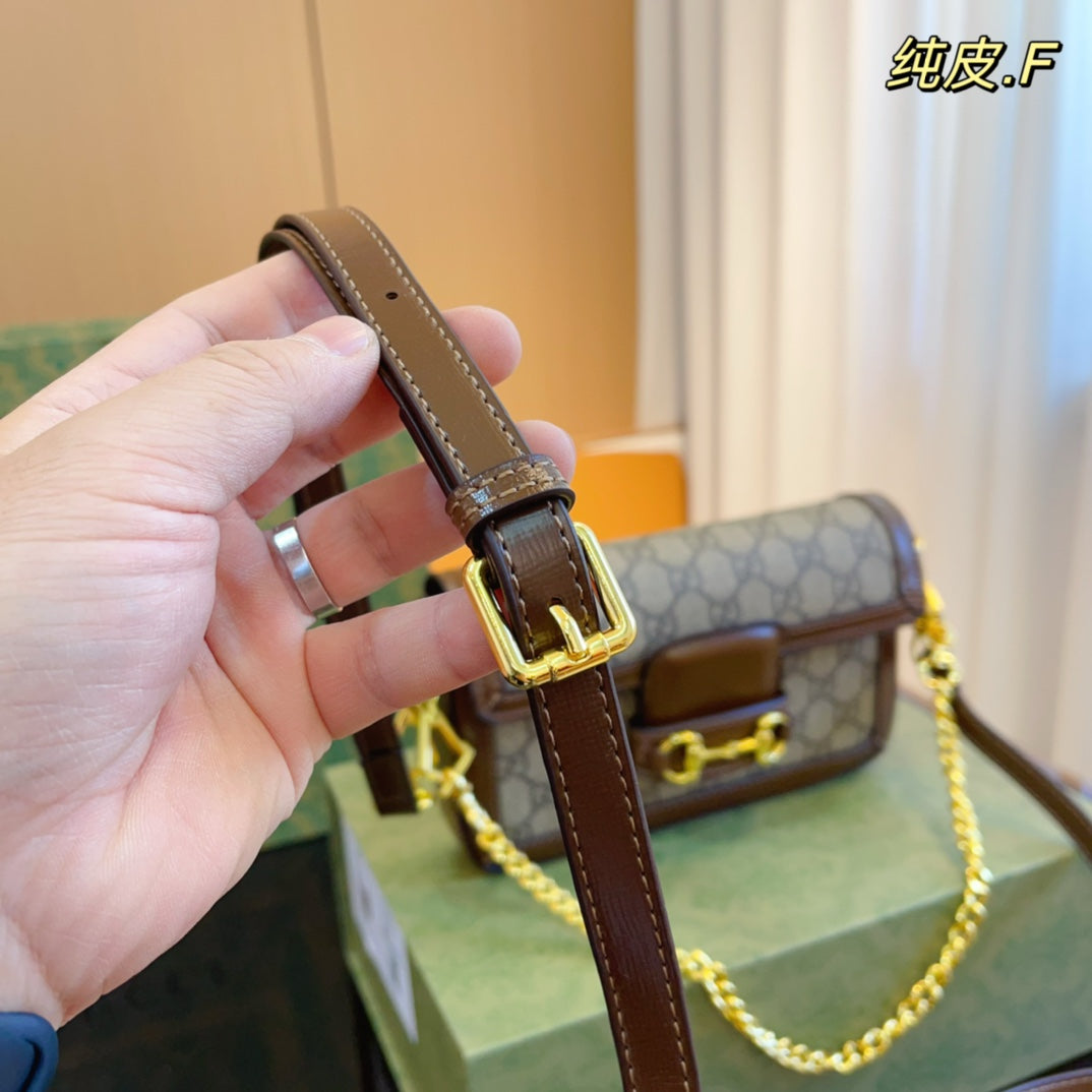 6XB203B ( Fashionable leather bag )