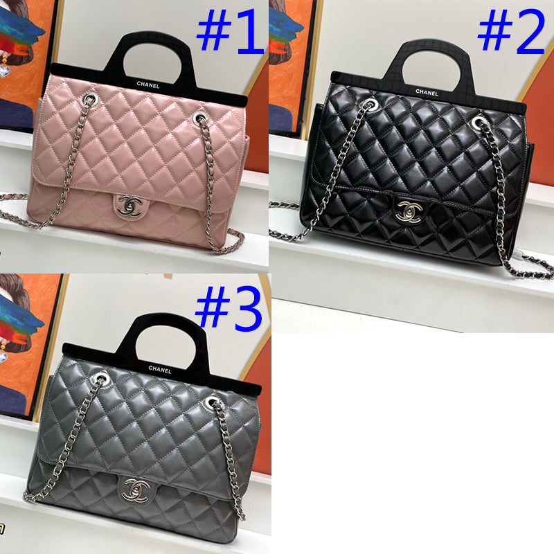 4XC3B  Fashionable leather bag 