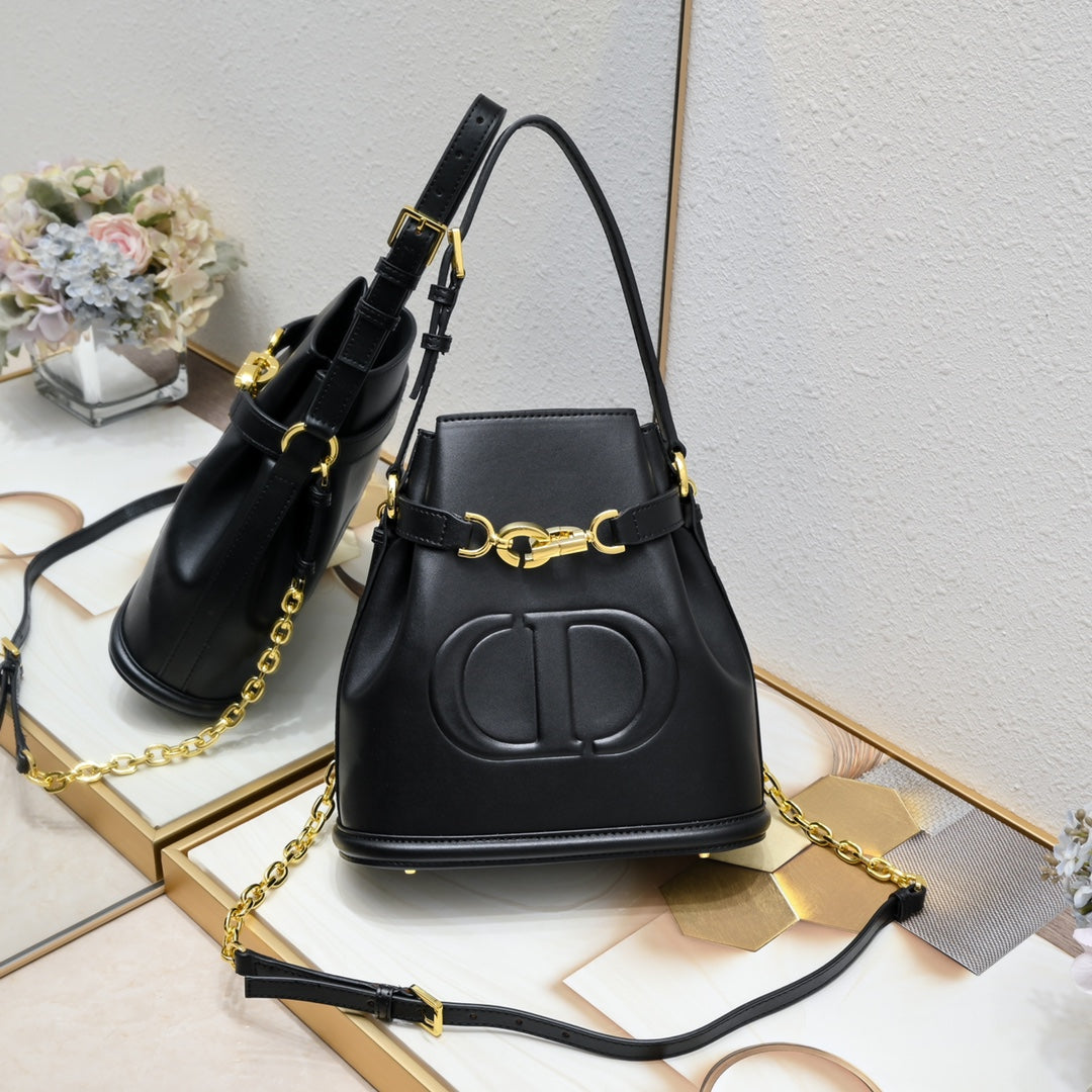 2XD370B  Fashionable leather bag 