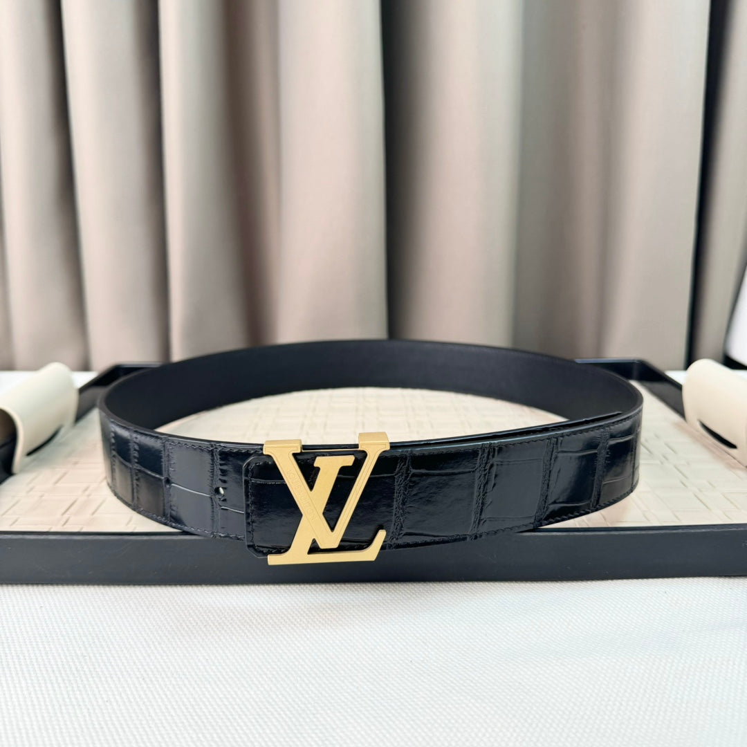 14E24P   (High quality leather belt With full package)