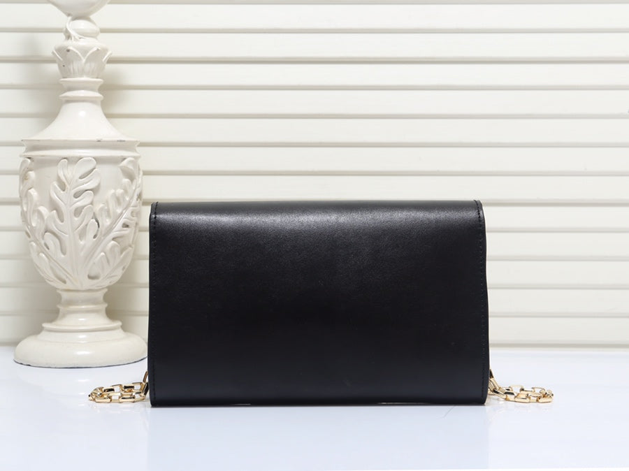 1XE72B (Fashionable leather bag )