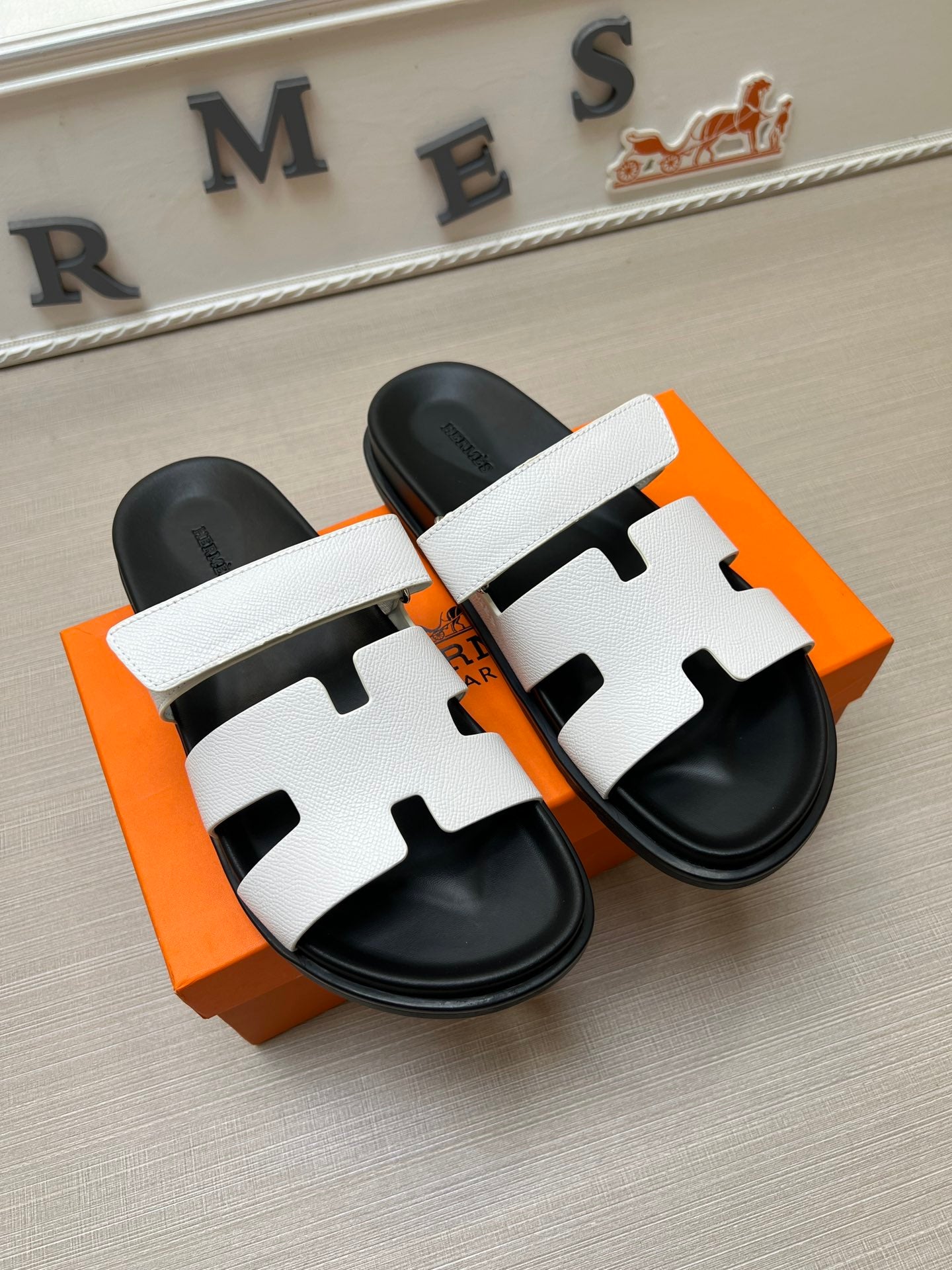 54H1Z    fashionslippers