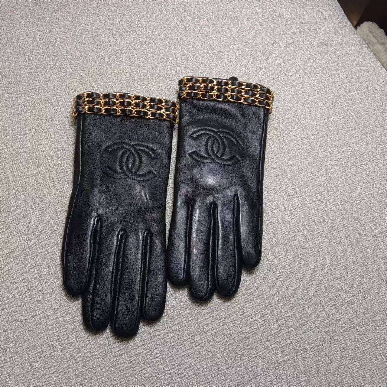 24C93S   Fashion gloves