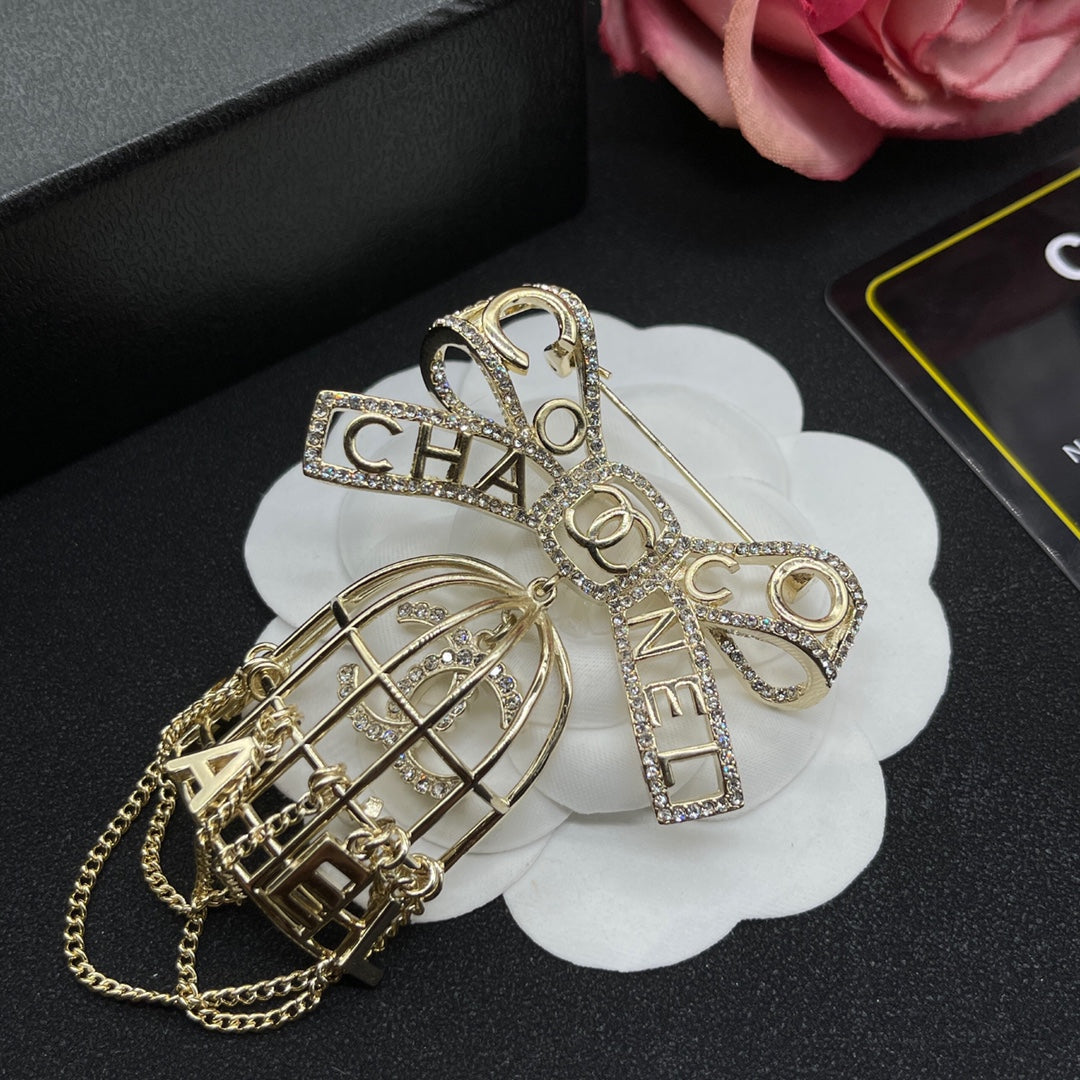 14C845X  Fashion Brooch