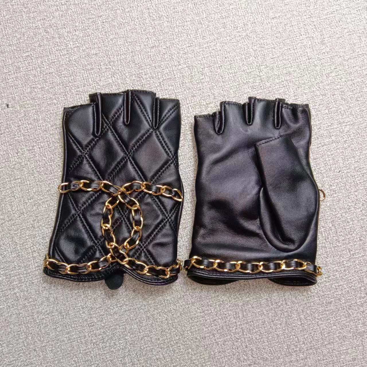 24C89S   Fashion gloves