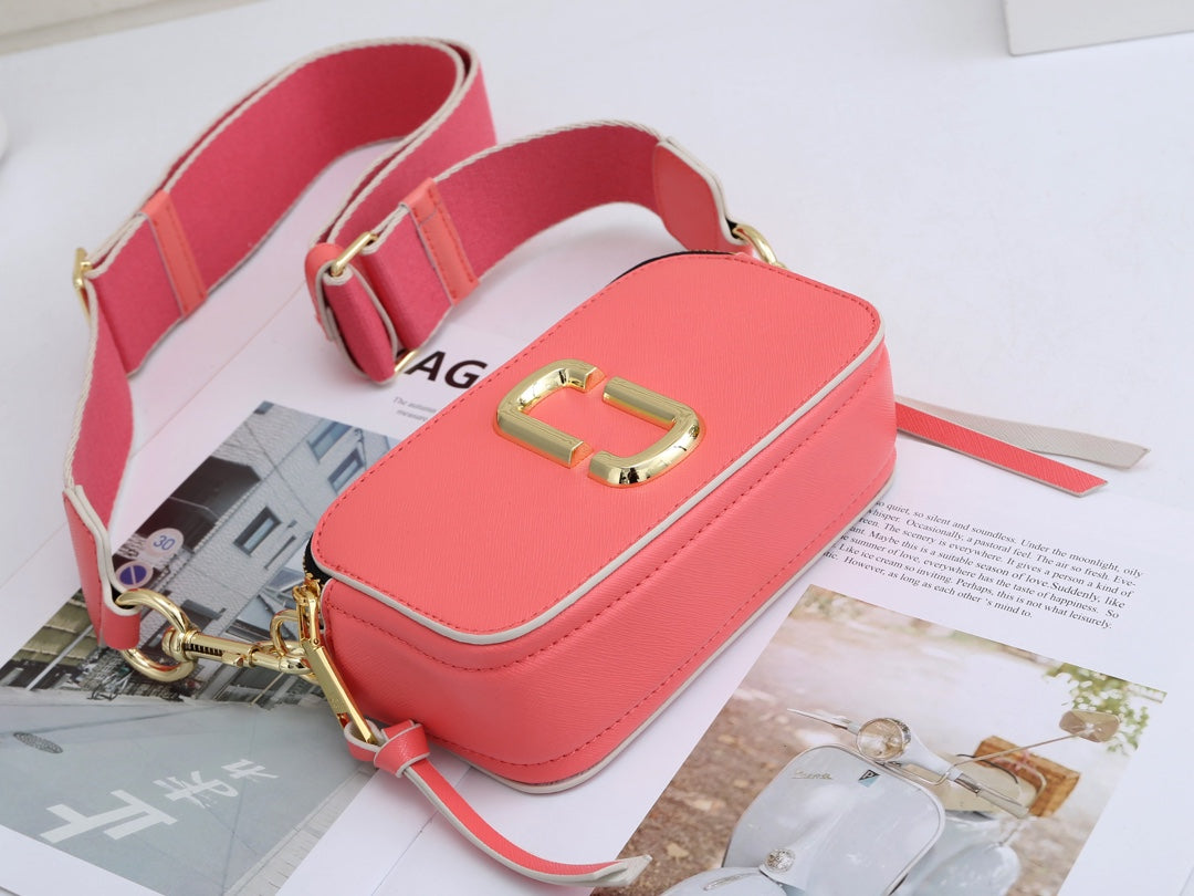 1XA31B  Fashionable leather bag 