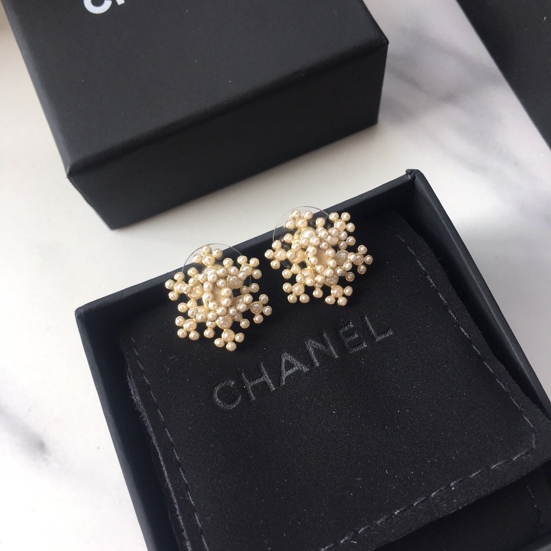 14C53E  Fashionable and high quality earrings