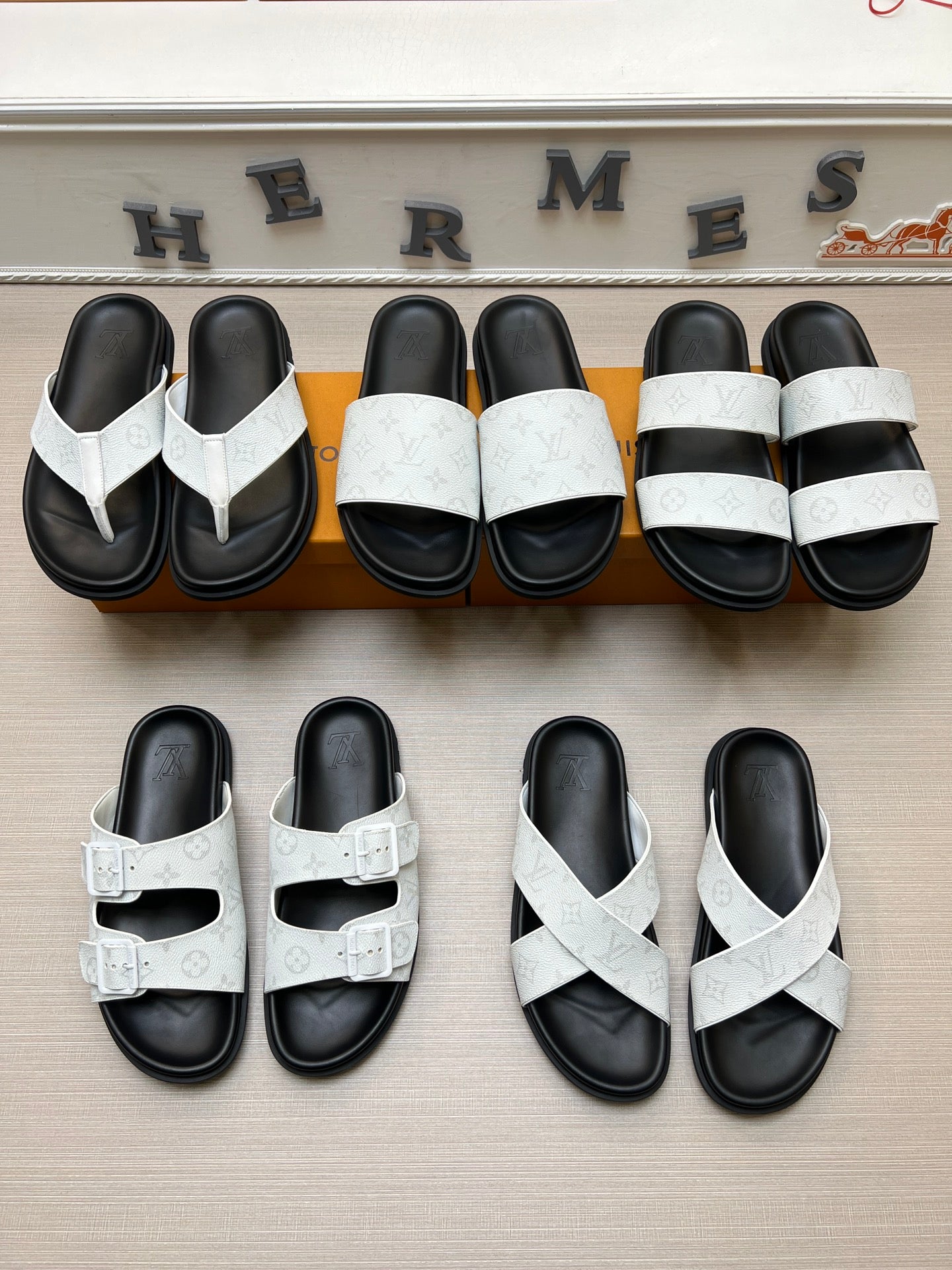 54E58Z  fashion   slippers