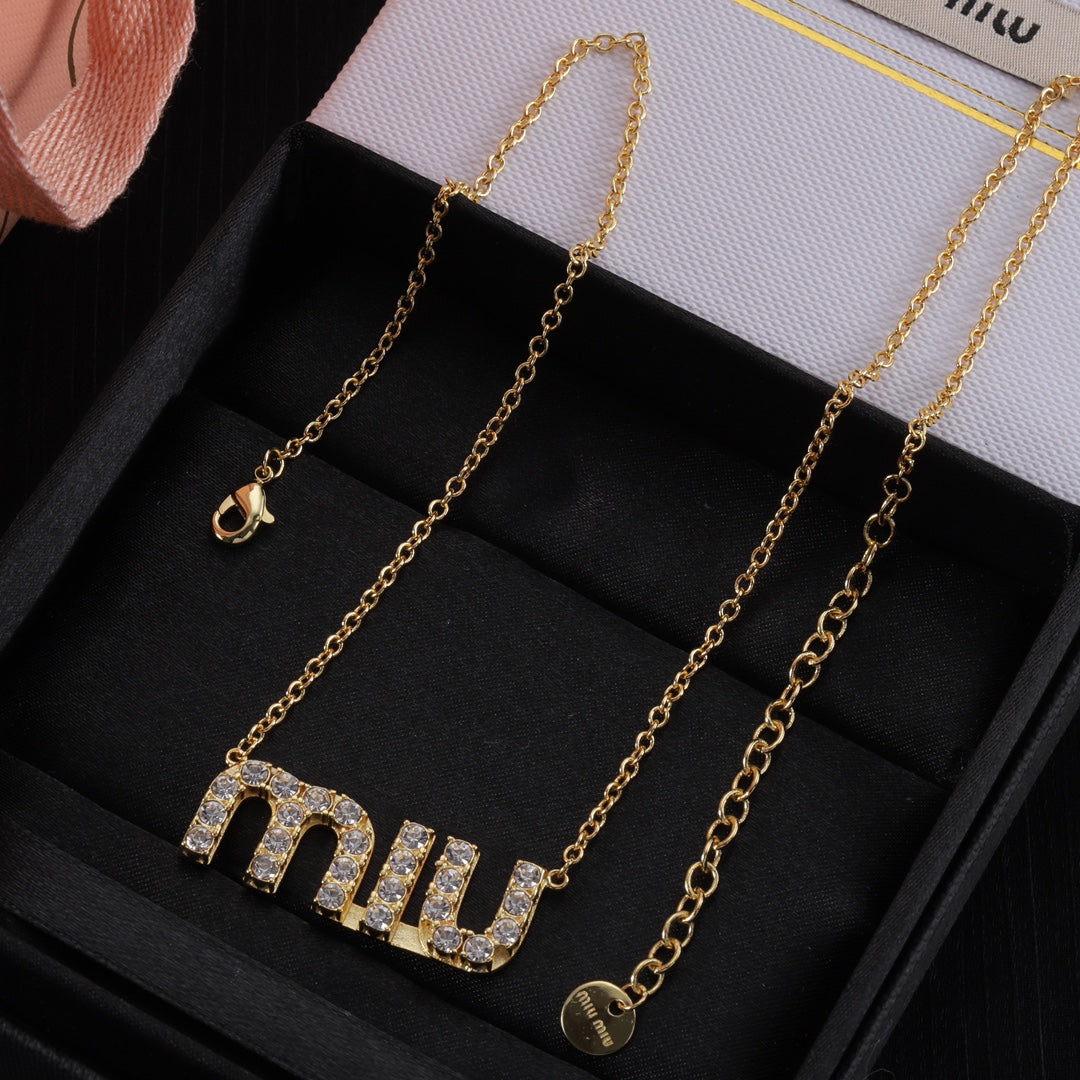 14A685K  Fashion  Necklaces