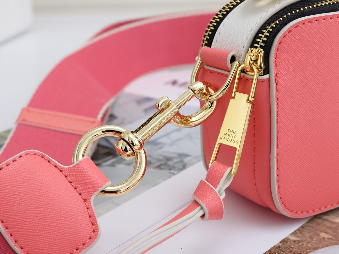 1XA31B  Fashionable leather bag 