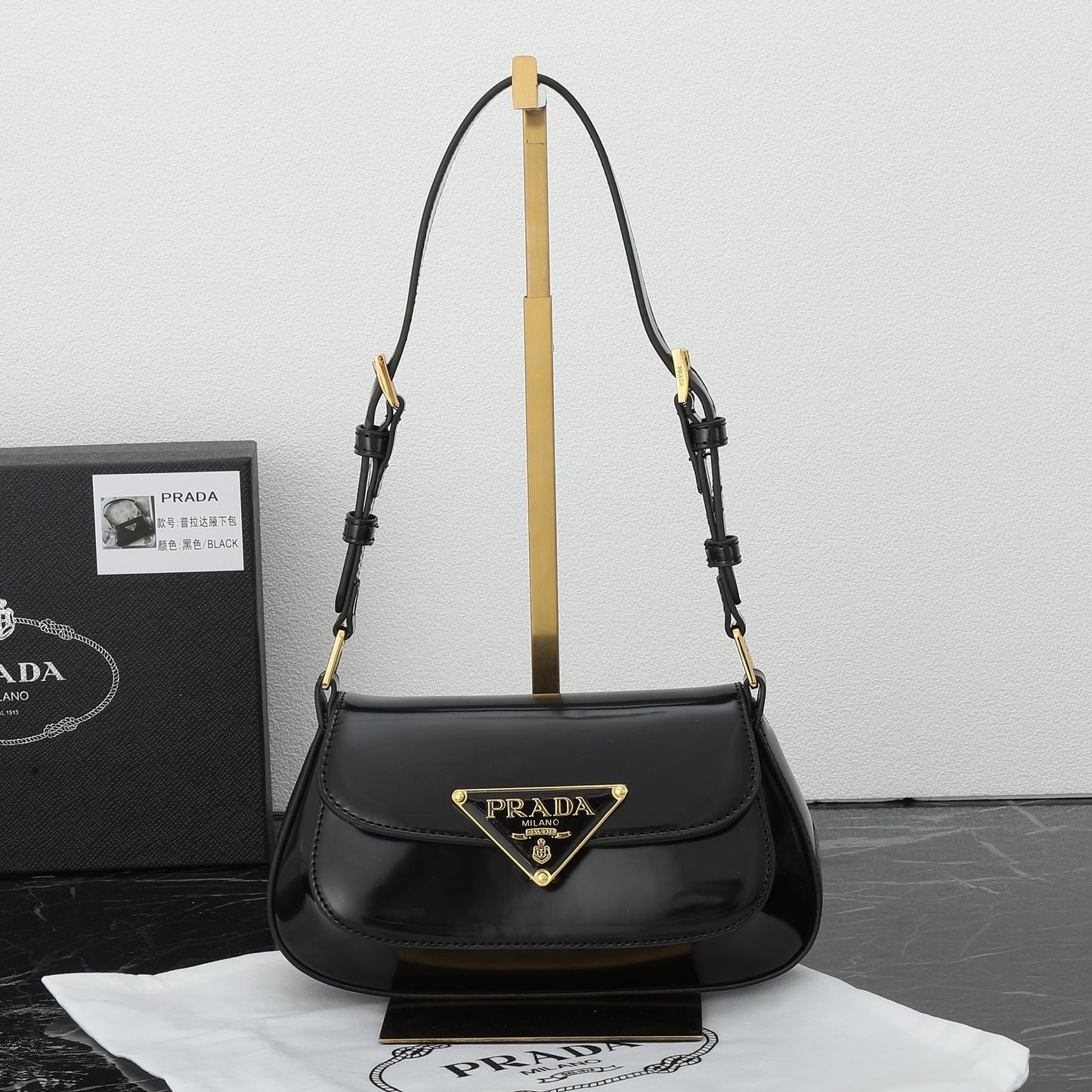 1XPD393B  Fashionable leather bag 