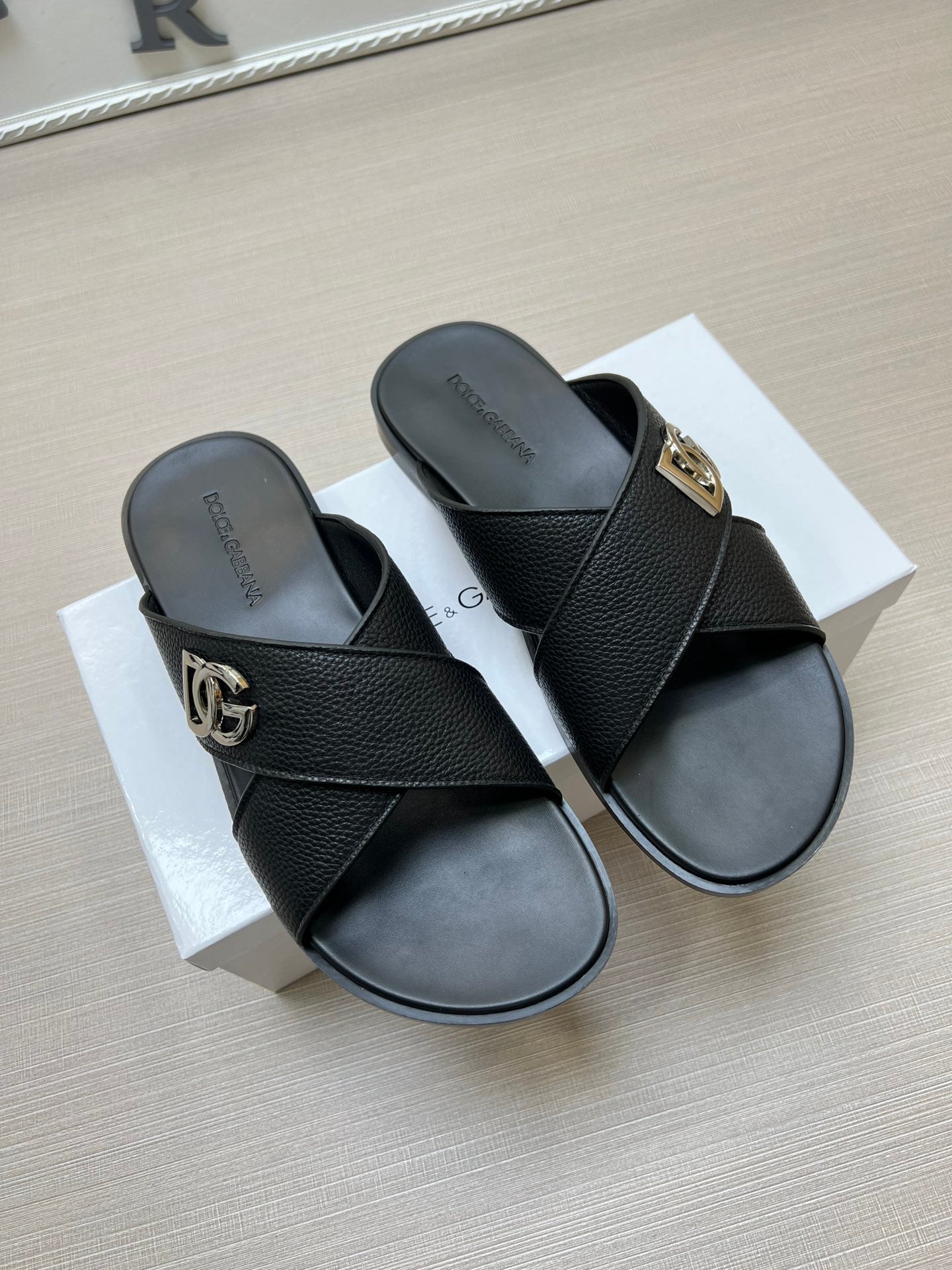 54A101Z   fashion   slippers