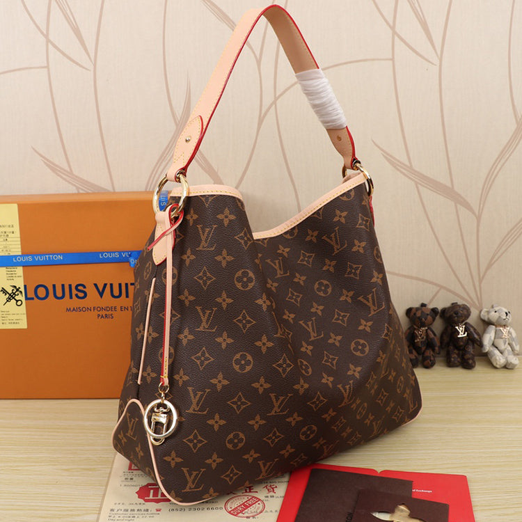 1E86B  Fashionable leather bag 