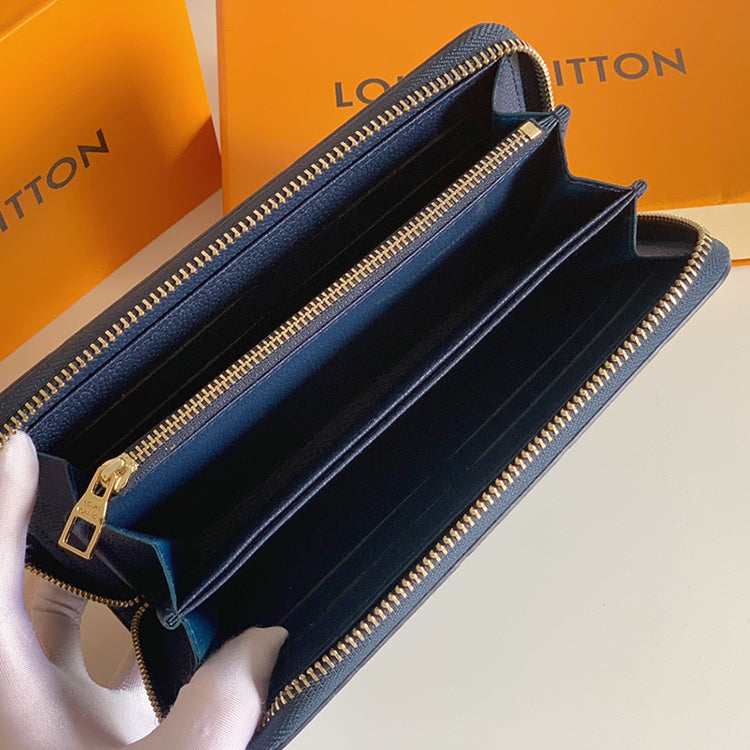 1E06B  Fashionable leather wallets