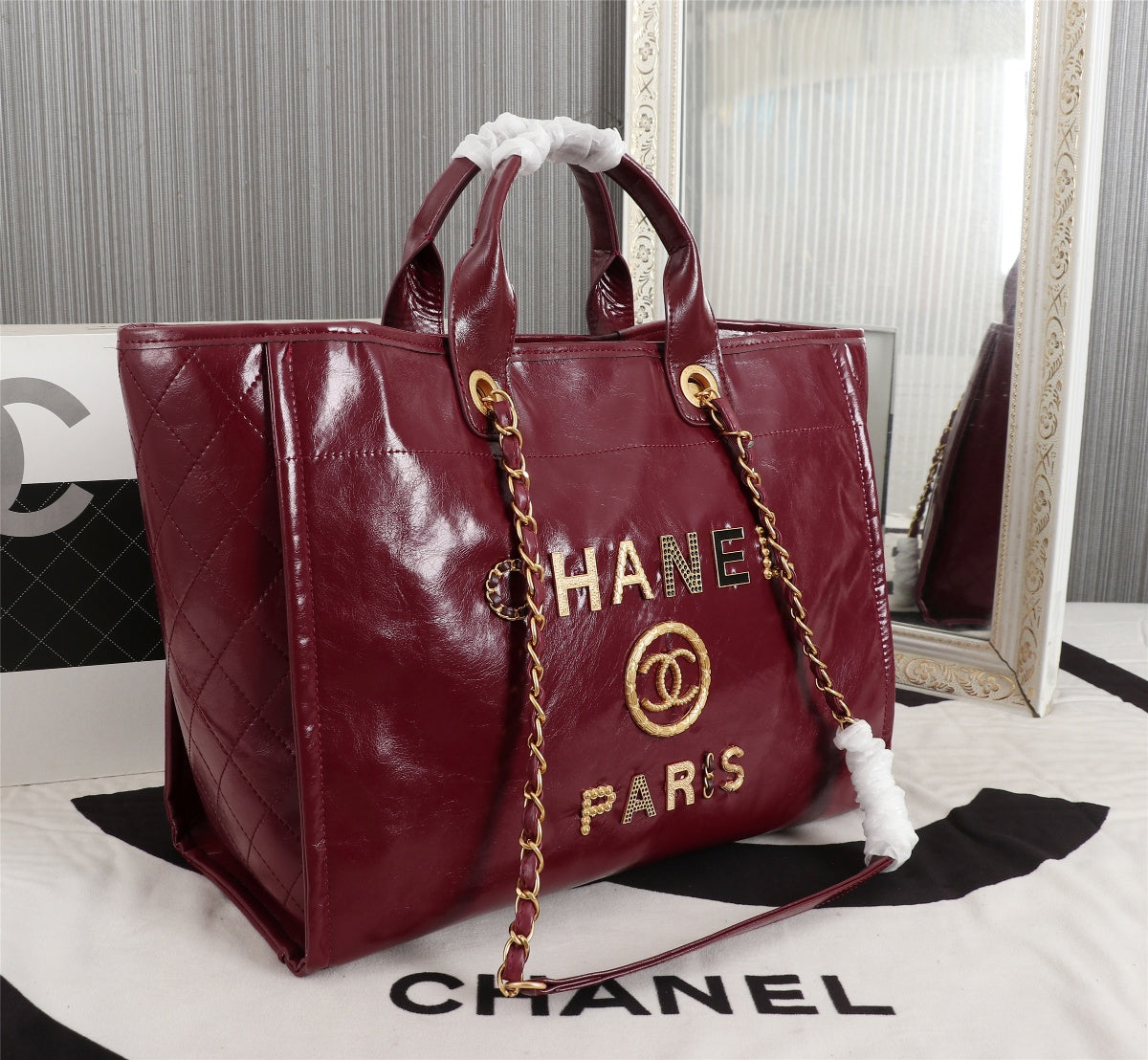 2XE349B  Fashionable leather bag 