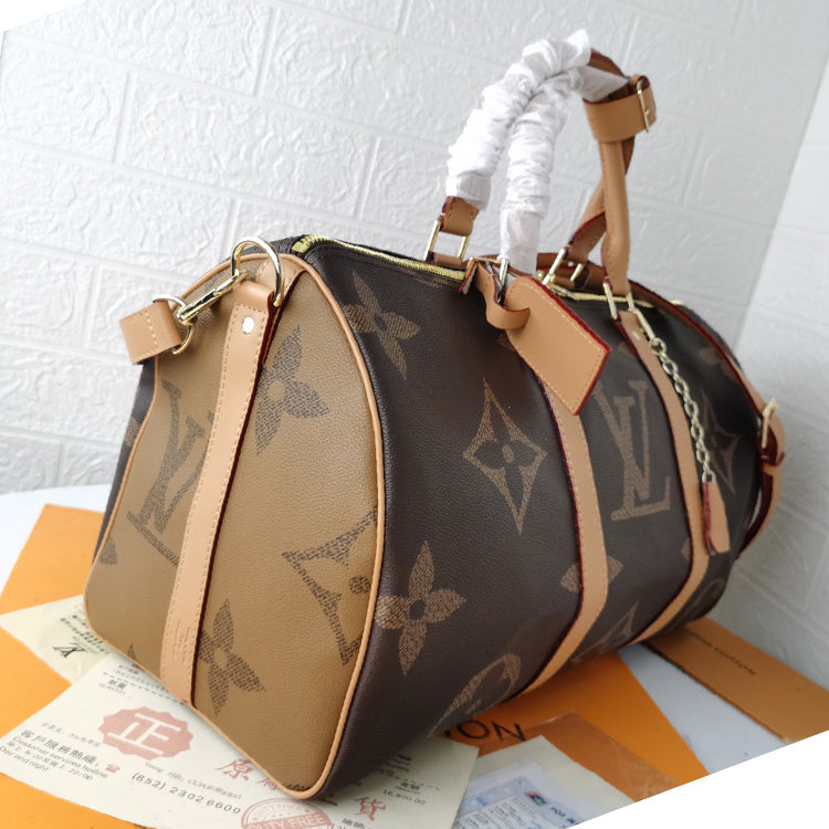 1E048B  Fashionable leather bag 