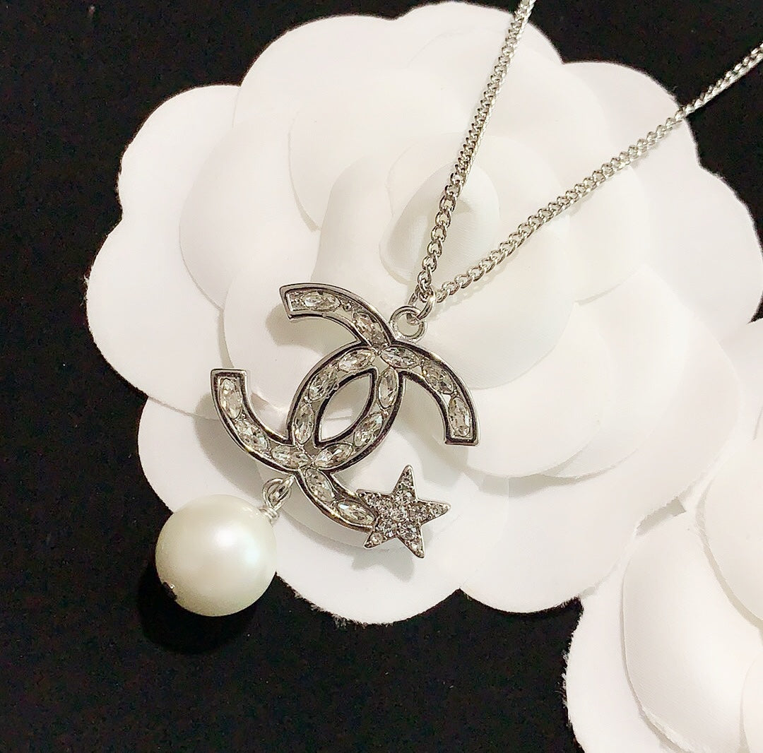 1YC18X  Fashionable high -quality Necklaces