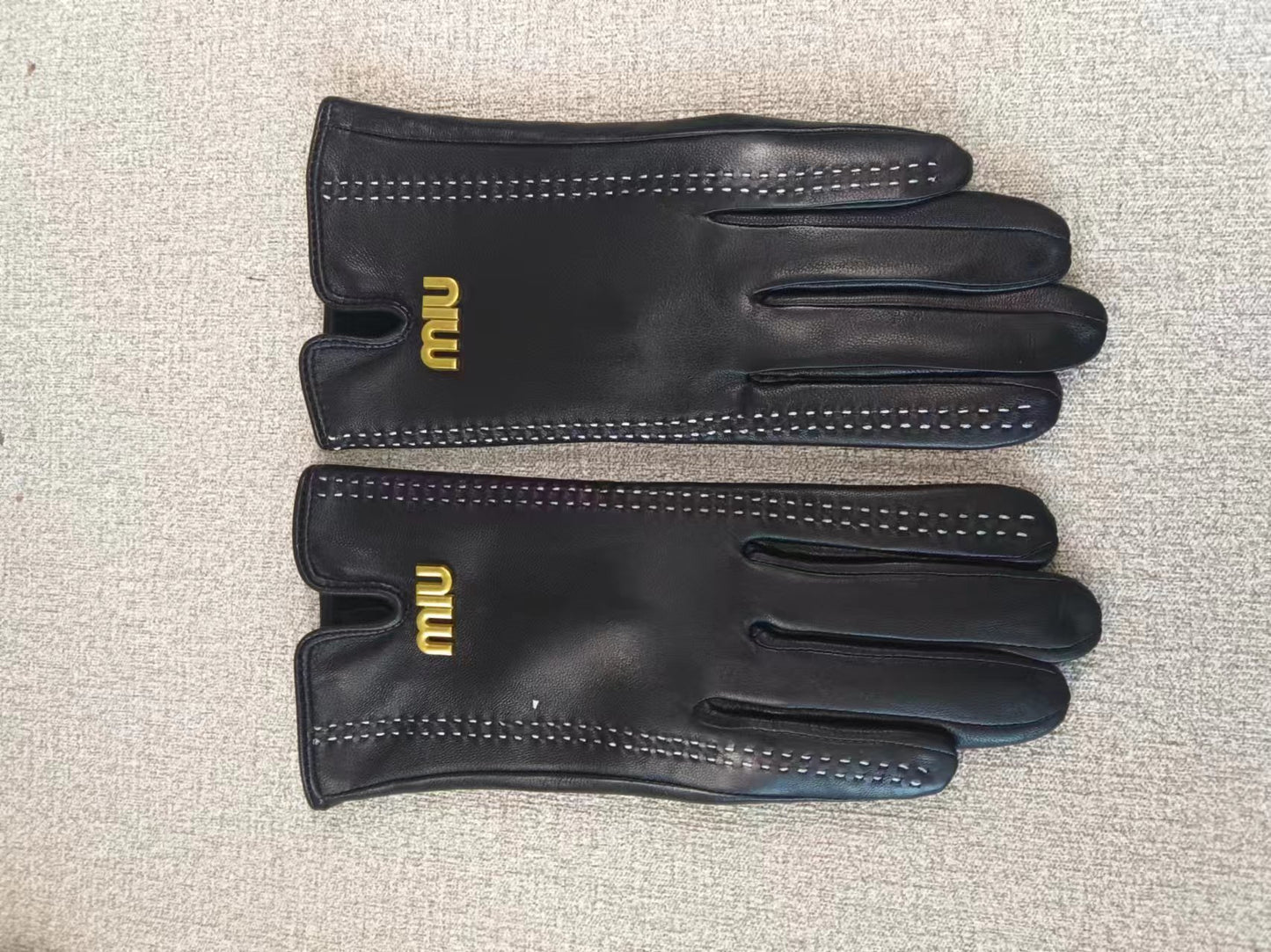 24A105S   Fashion gloves