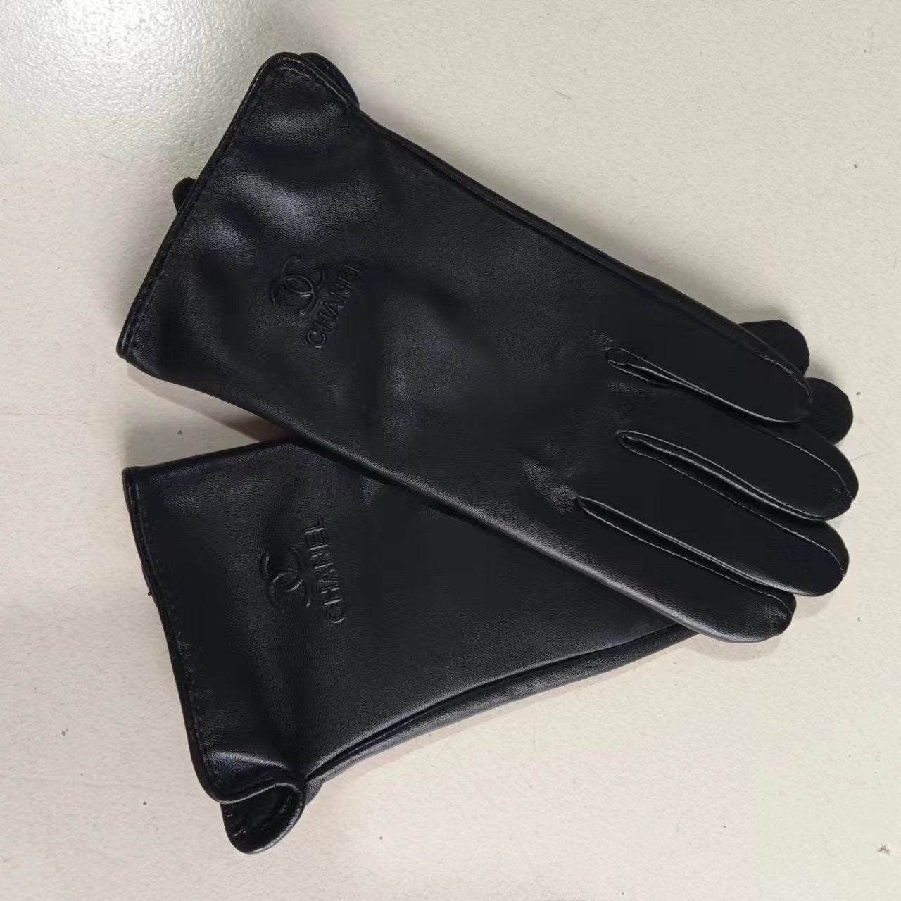 24C88S   Fashion gloves