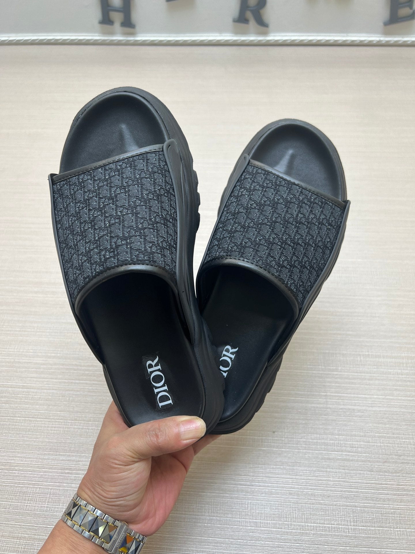 54D8Z   fashion  slippers