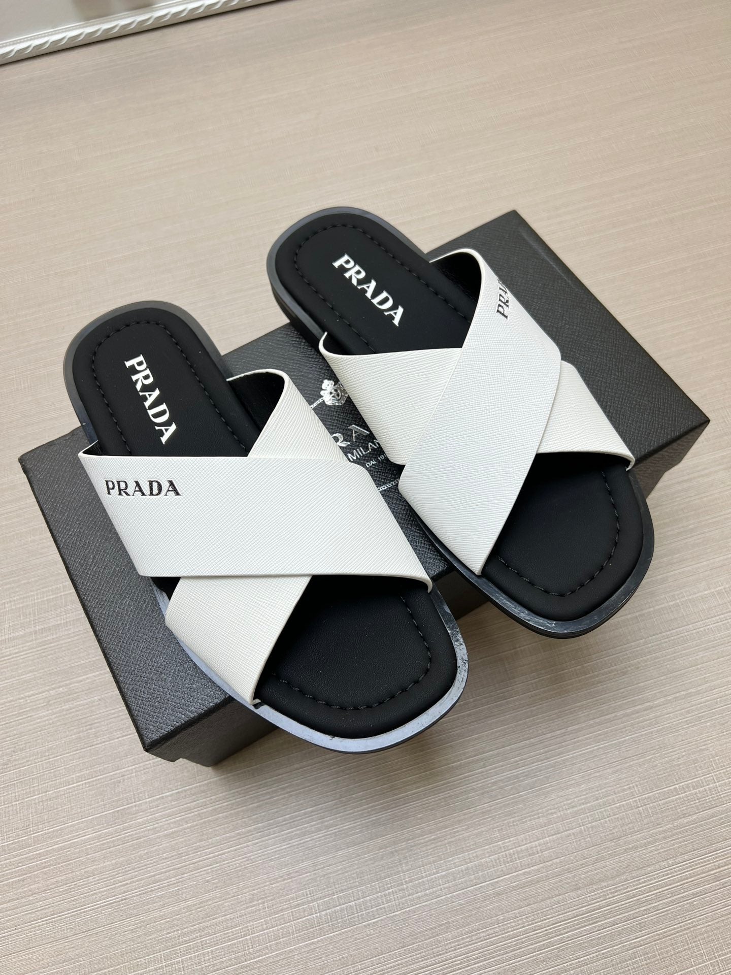 54PD73Z   fashion  slippers