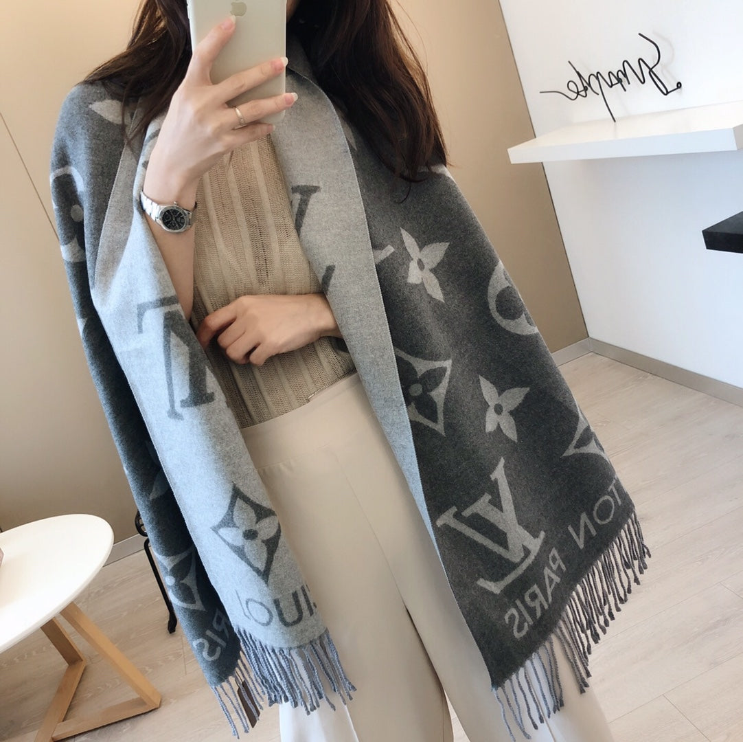 14E210W　Fashion scarves