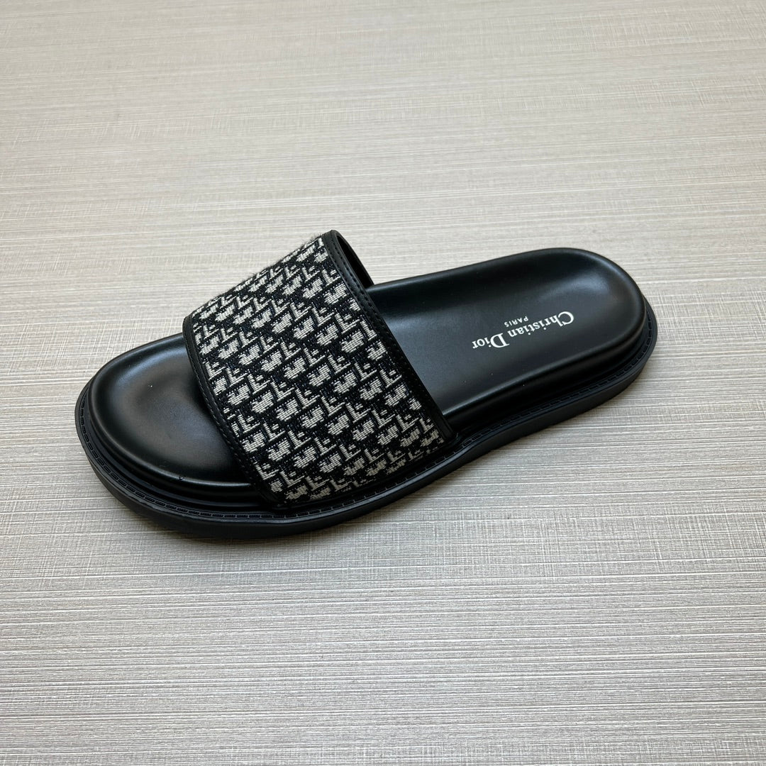 54D114Z   fashion  slippers