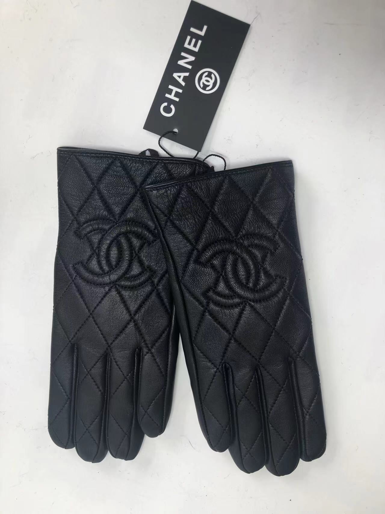 24C75S   Fashion gloves