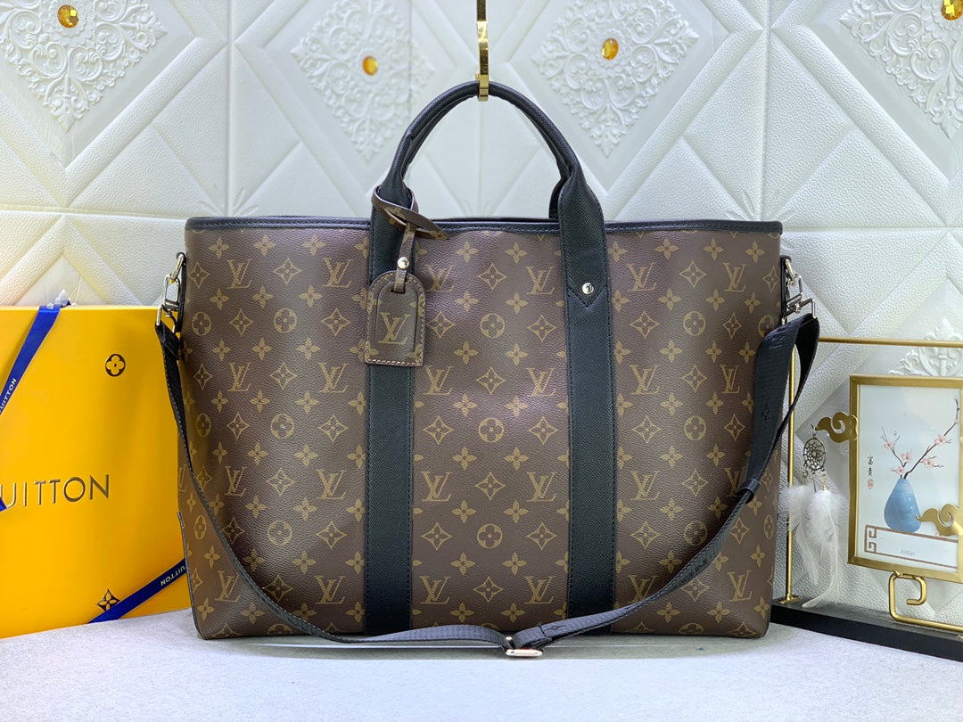 2XE350B  Fashionable leather bag 