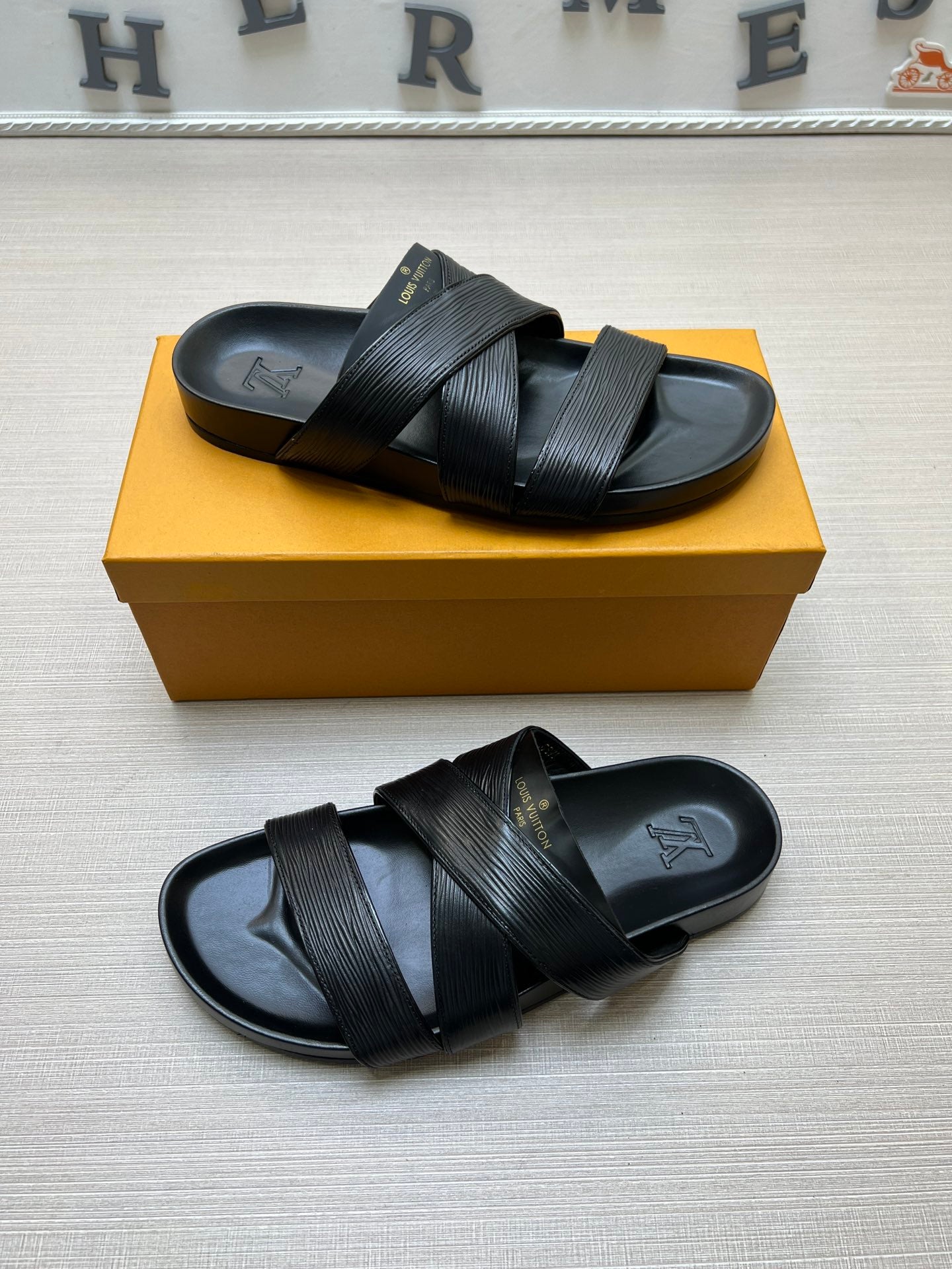 54E89Z   fashion  slippers