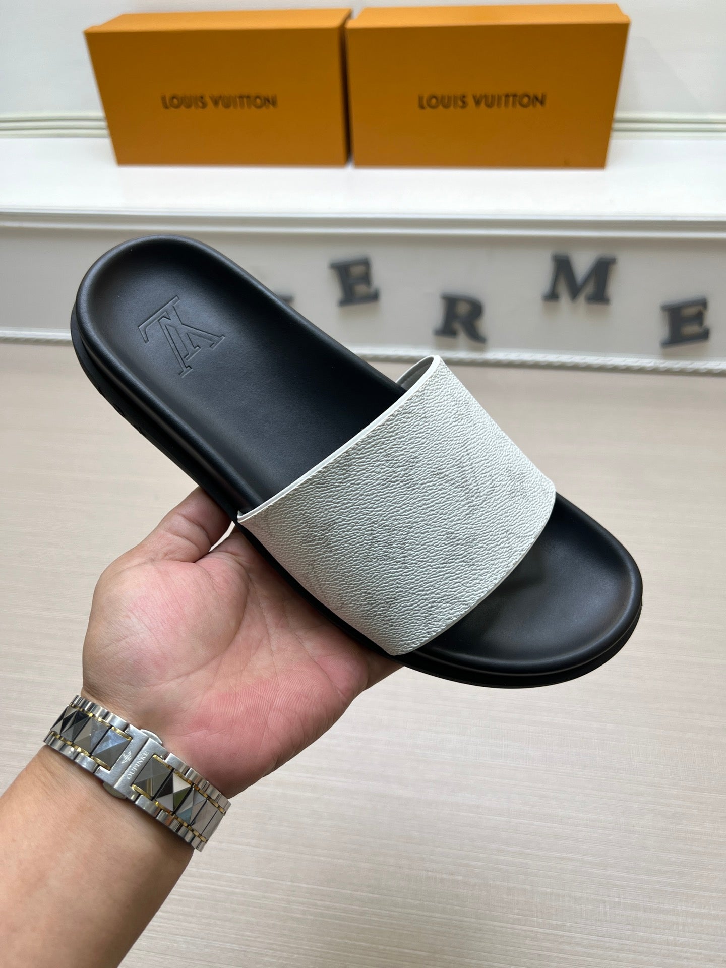 54E58Z  fashion   slippers