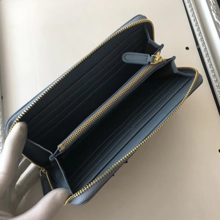 AC009B  Fashionable leather wallets