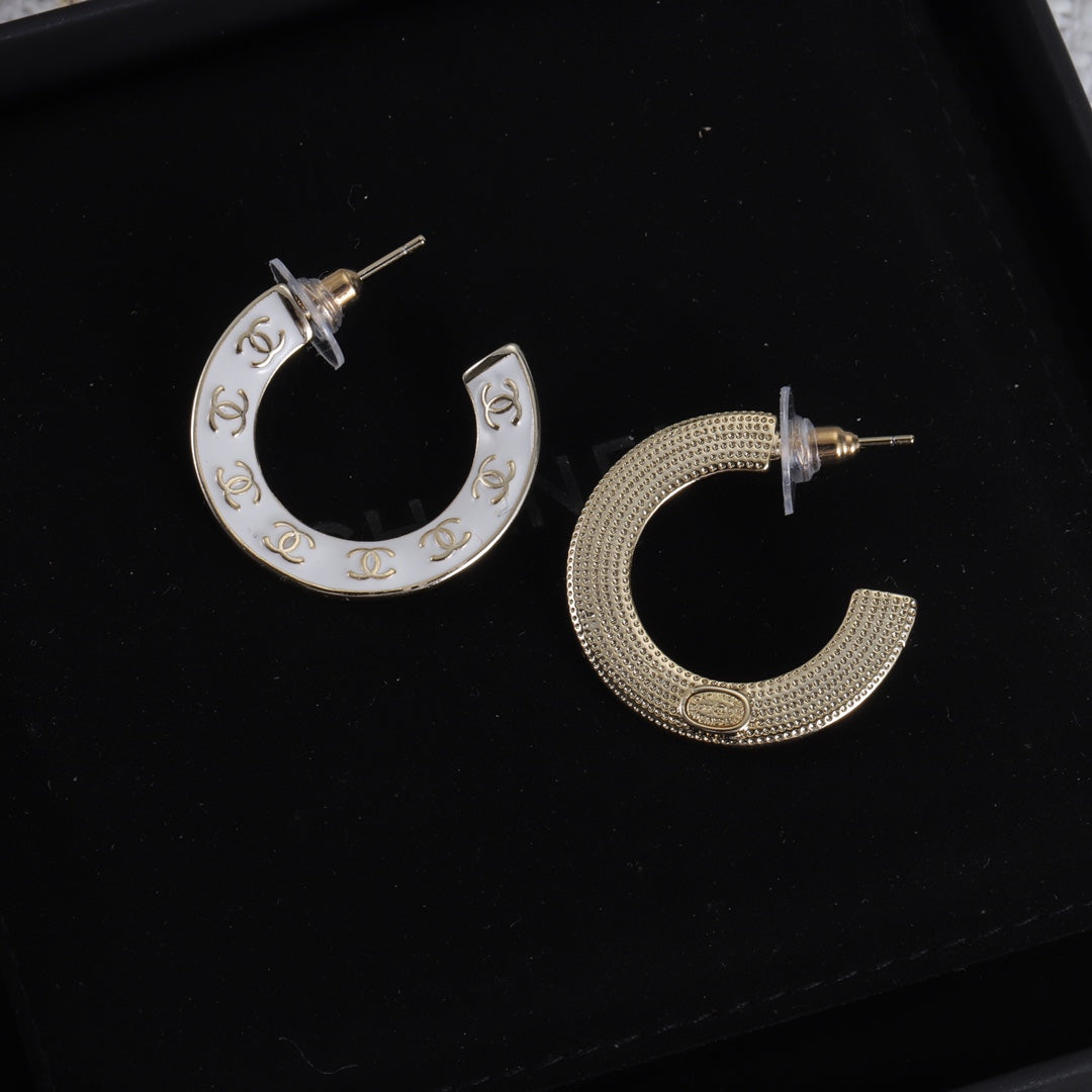 14C9E  Fashionable and high quality earrings