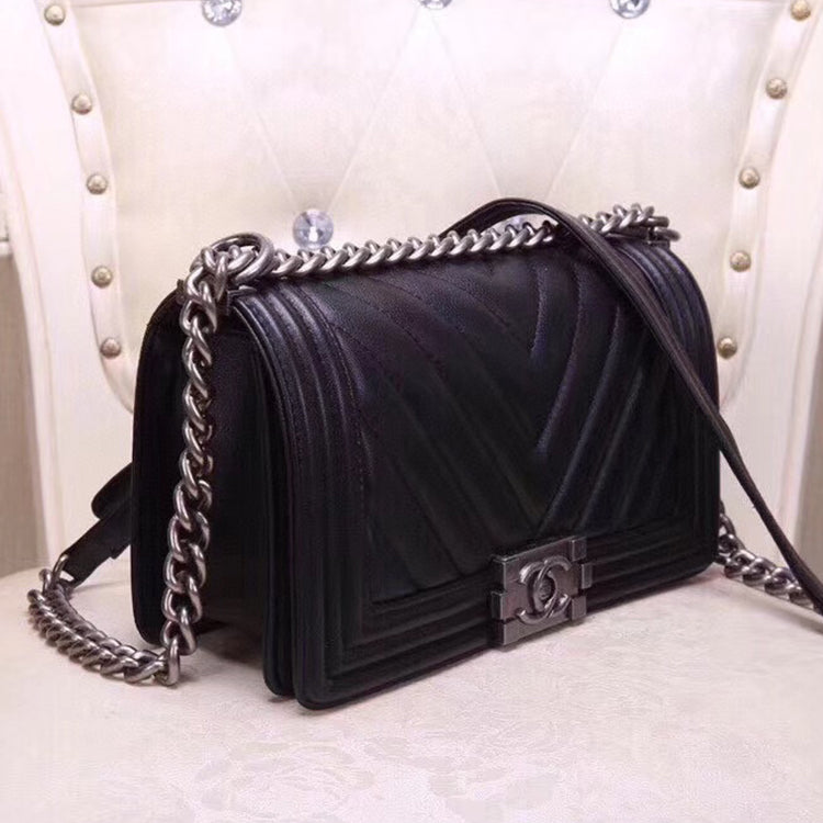 1C1B  Fashionable leather bag 