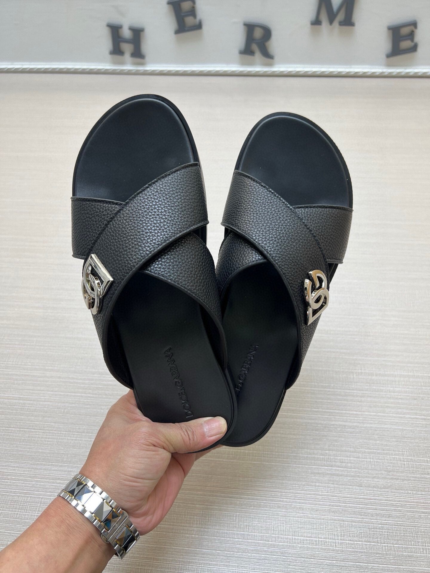 54A20Z   fashion slippers