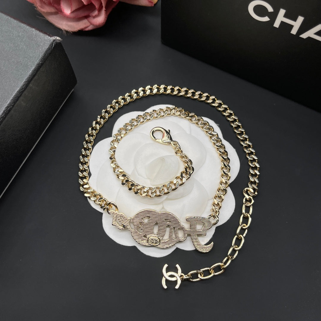 14C910X  Fashion Necklaces