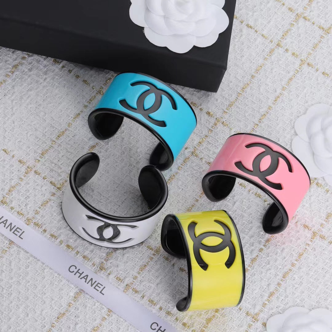 84C9k  Fashionable and high quality  Bracelets