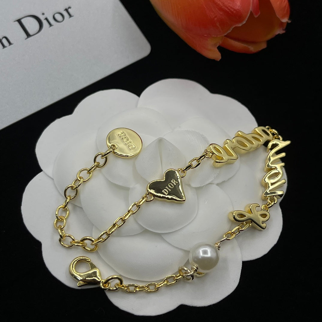 14D1071K   Fashion Bracelets