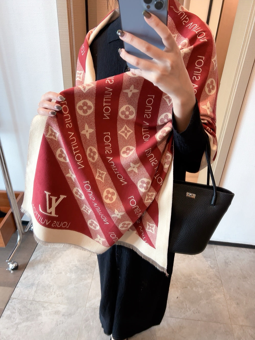 14E330W　Fashion scarves