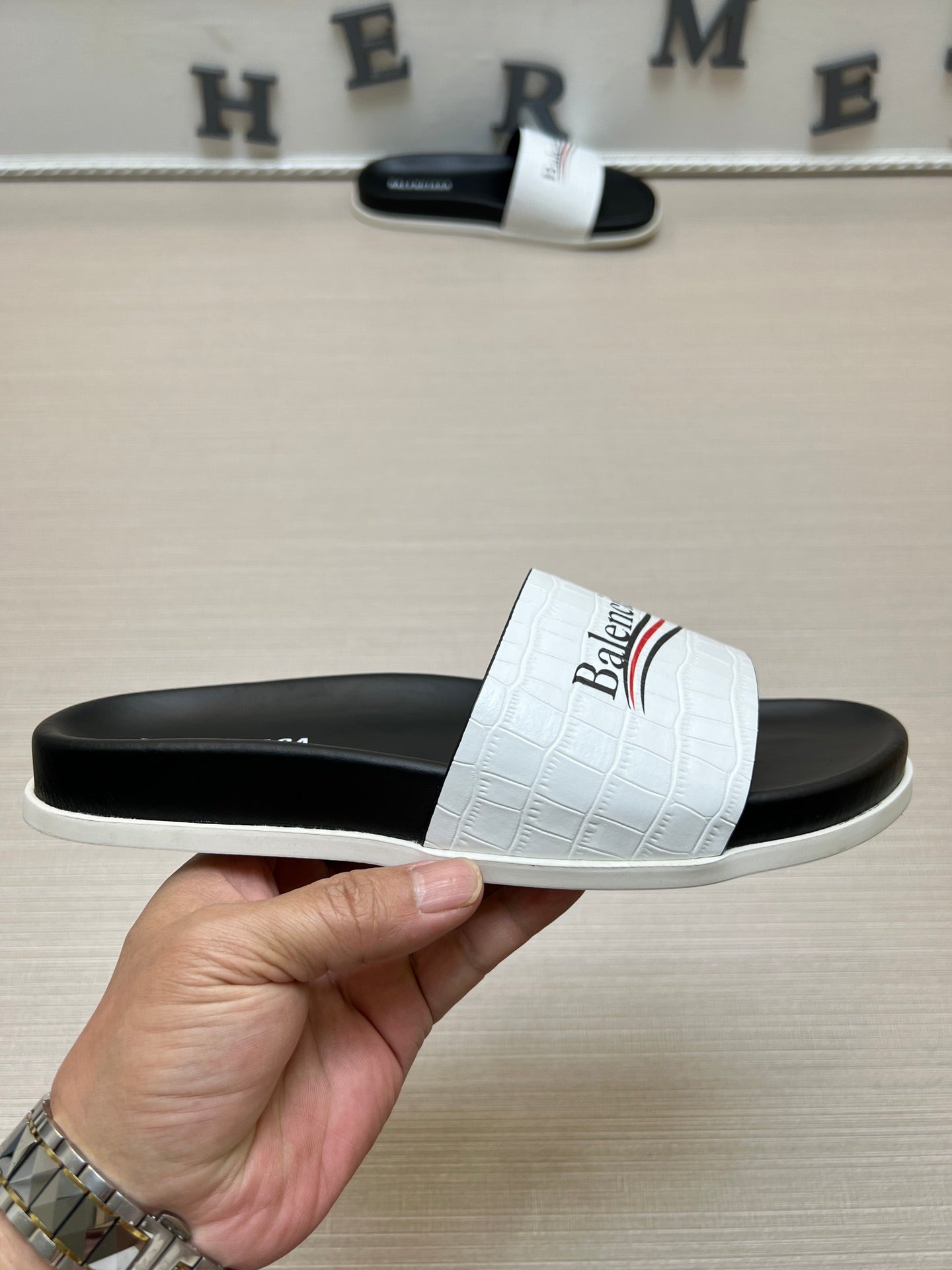 54J99Z   fashion  slippers