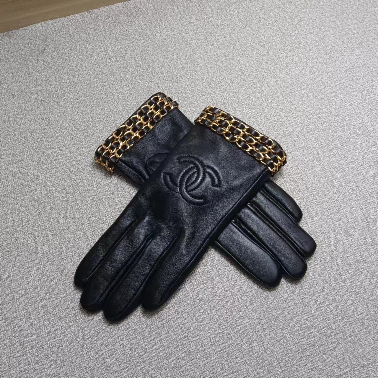 24C93S   Fashion gloves