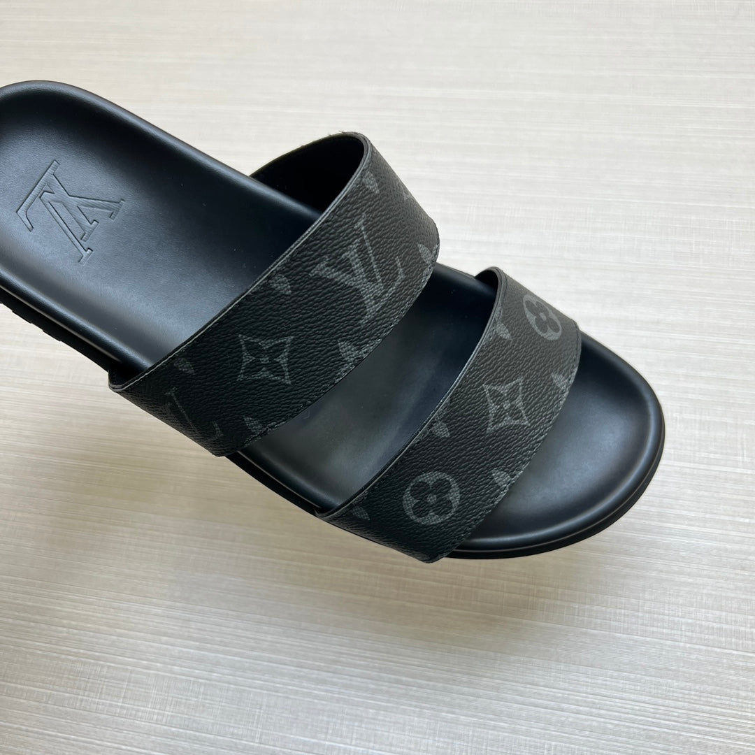 54E56Z    fashion slippers