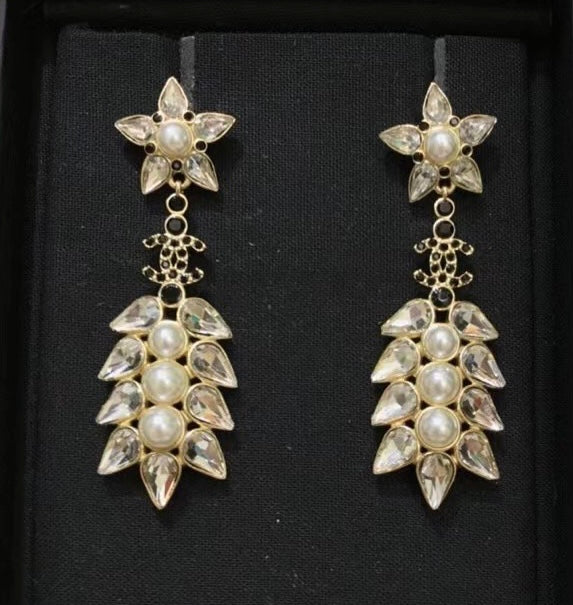 14C61E  Fashionable and high quality earrings