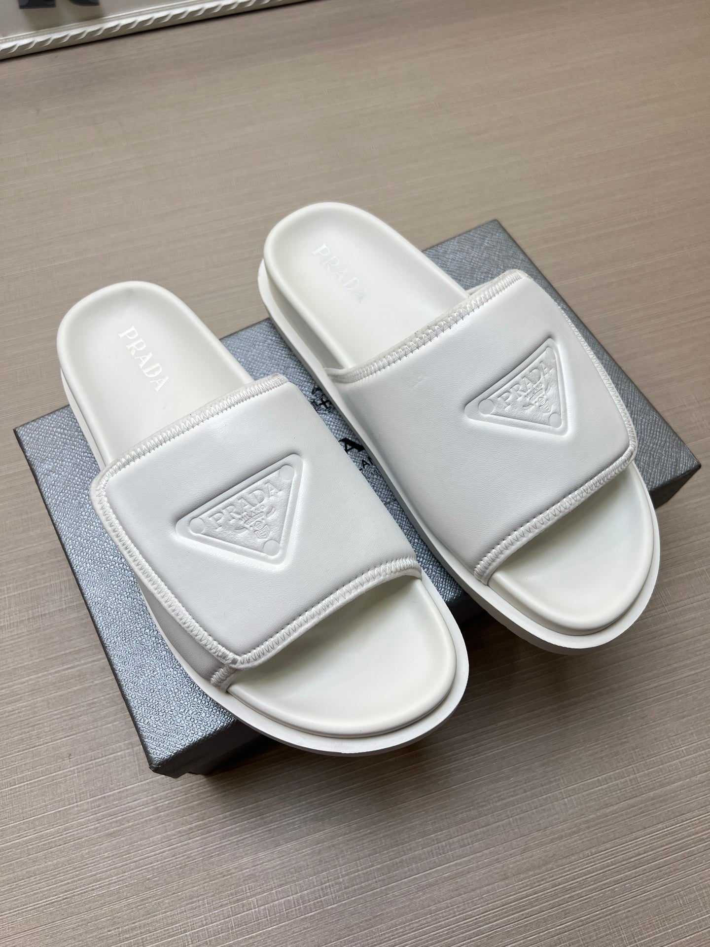 54PD6Z   fashion slippers