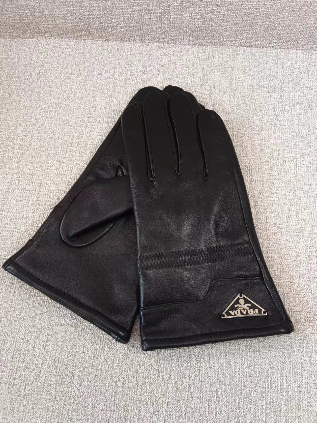 24PD110S   Fashion gloves