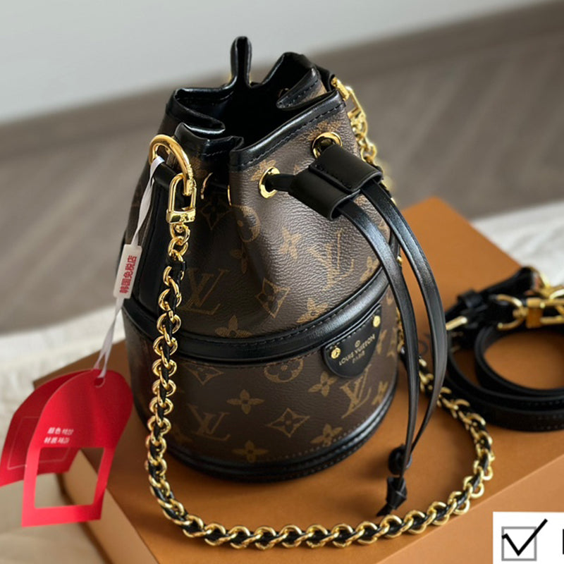 6XE215B (  Fashionable leather bag )