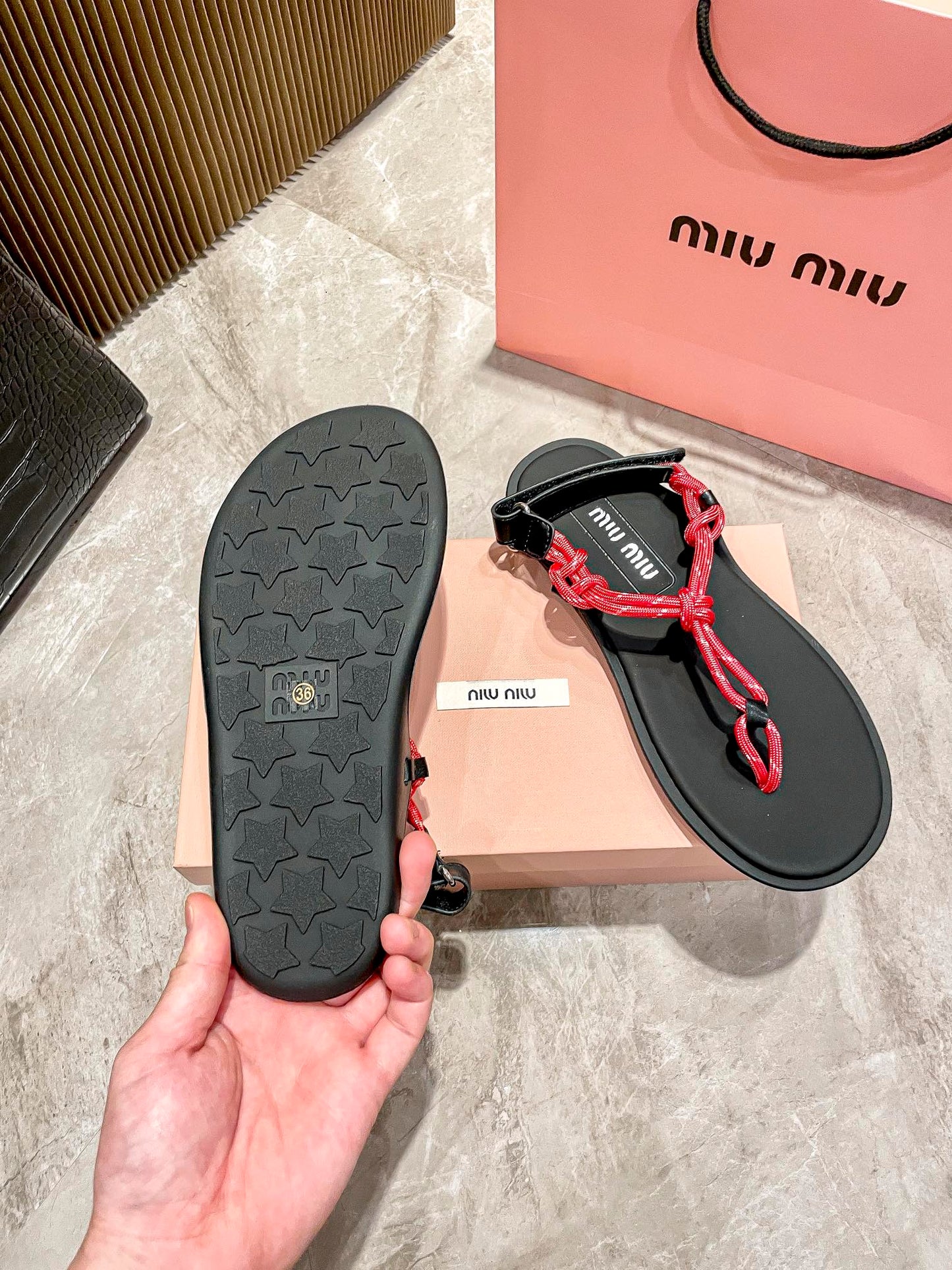 14A170Z  fashion sandals