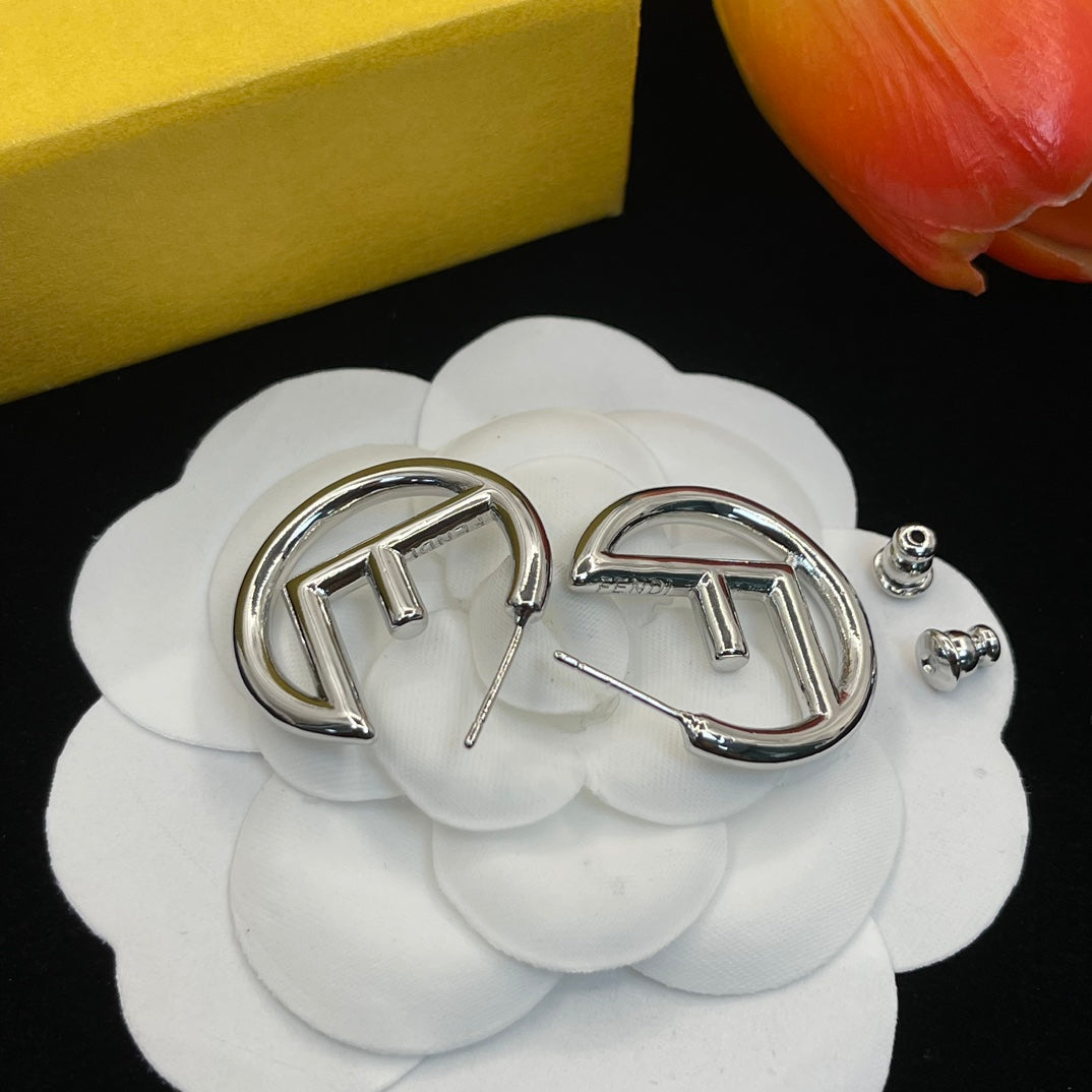 14F647E   Fashion Earrings