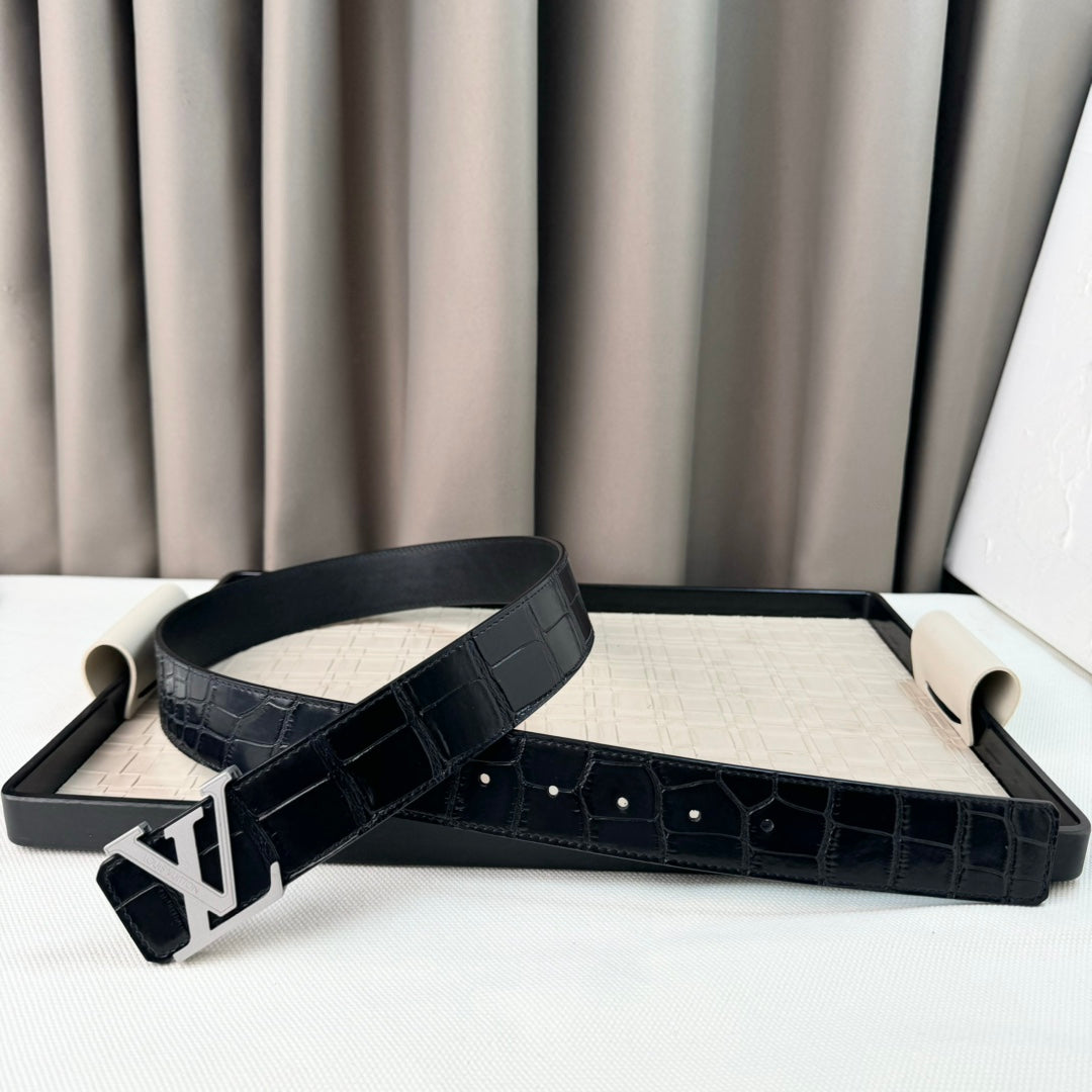 14E24P   (High quality leather belt With full package)